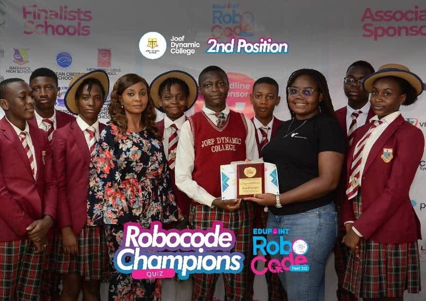 Joef Dynamic College students receiving 2nd position at the RoboCode Champions quiz